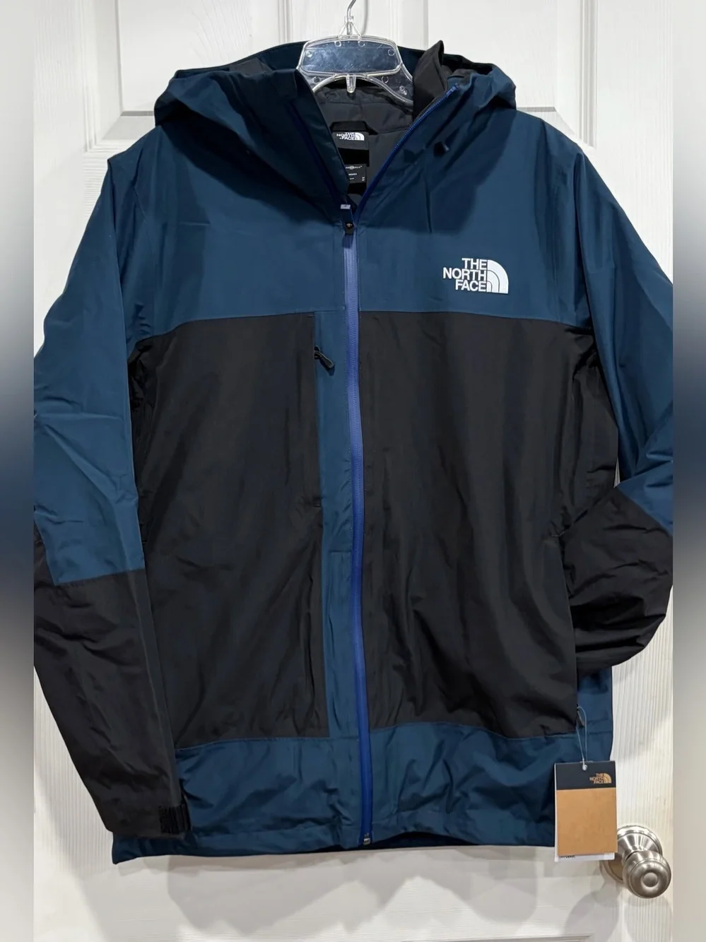 The North Face Men’s Medium THERMOBALL Snow Slo Triclimate Jacket Navy Black NWT